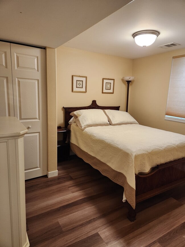 Building Photo - 8 S Zenobia St