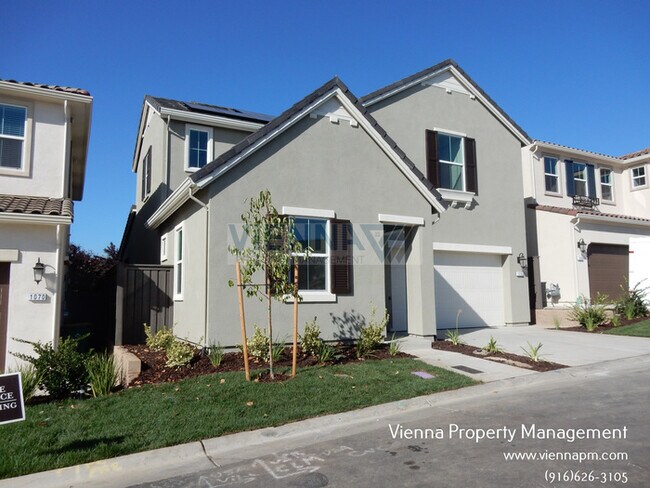 Building Photo - 1062 Yucca Dr