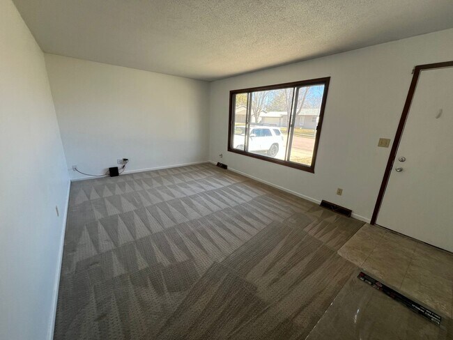 Foto del edificio - Move In Ready House