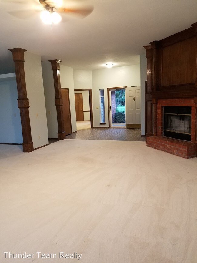 Building Photo - 8529 Willow Creek Blvd