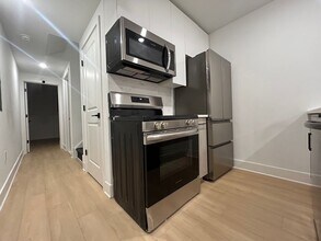 Building Photo - 612 N 39th St