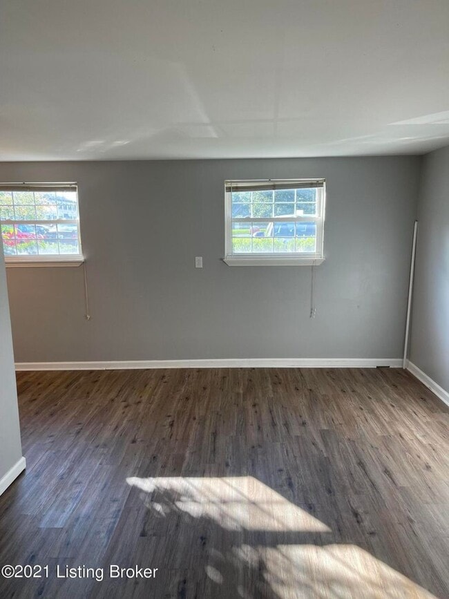 Building Photo - 102 Middletown Square