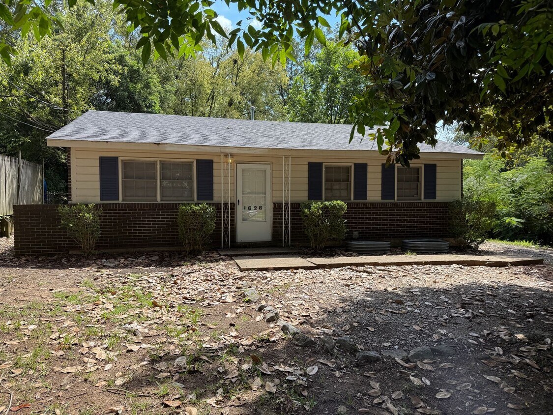 Foto principal - SELF TOURING AVAILABLE - Nice House with F...