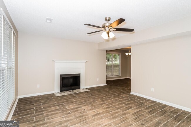 Building Photo - 510 Rosehill Dr
