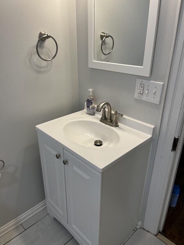 Foto principal - 214 Hager St