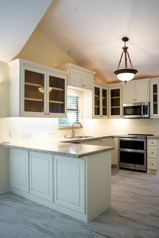 52 Hideaway Dr, Friendswood, TX 77546 Condo for Rent in Friendswood