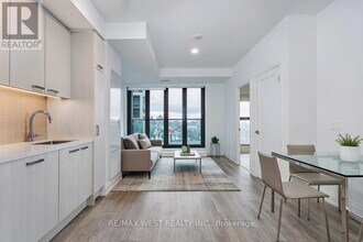 Building Photo - 20 Soudan Ave