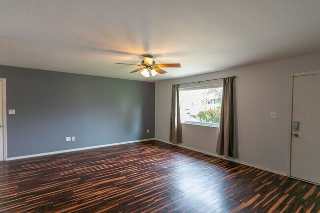 Foto del edificio - 4759 Arnold Ave