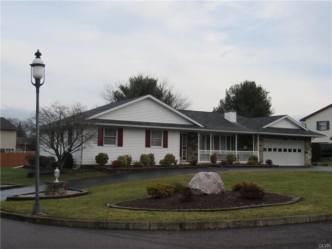 Building Photo - 403 Adrian Dr