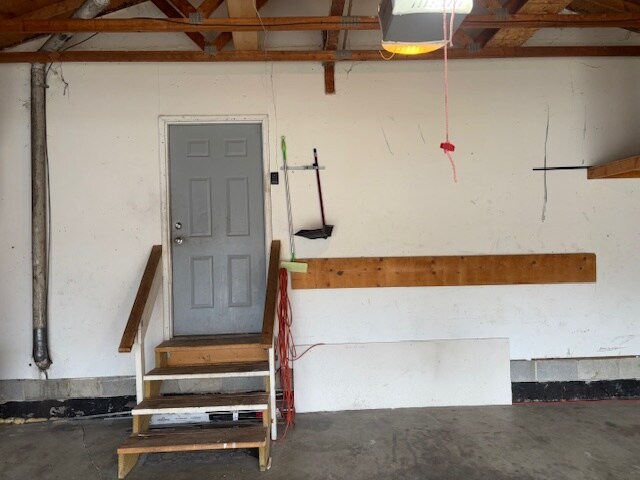 Building Photo - 3465 La Salle Dr