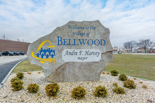 A welcoming sign greets you when entering Bellwood.