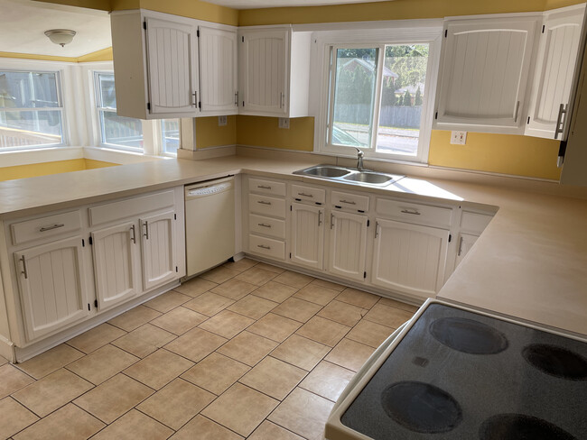 Kitchen - 18 Church St