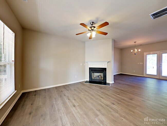 Foto del edificio - 7839 Baylis Dr