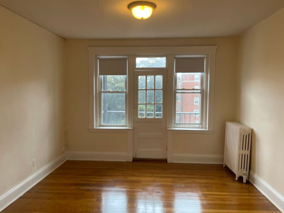 Brighton Near St Es Hospital and rain Top ... - Fenway Split 2 bed ,No Fee or Security Hea...