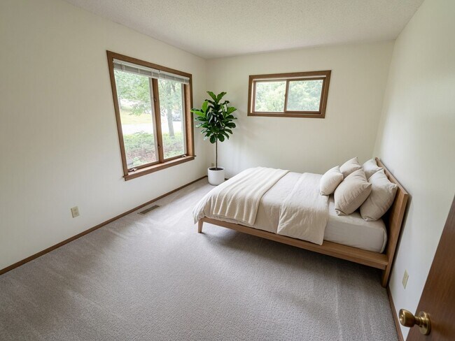 Foto del edificio - 14902 Wildwood Rd