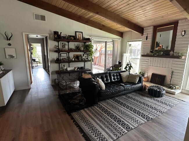 Foto del edificio - 2104 Del Rey Ct