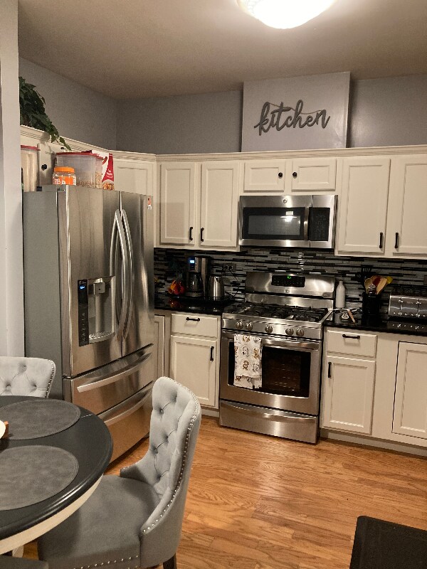 Building Photo - 553 S Rosehall Ln