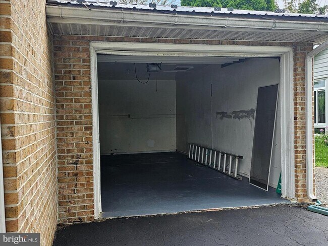 Foto del edificio - 14788 Sherwood Dr