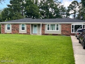 Building Photo - 103 Vandergrift Dr