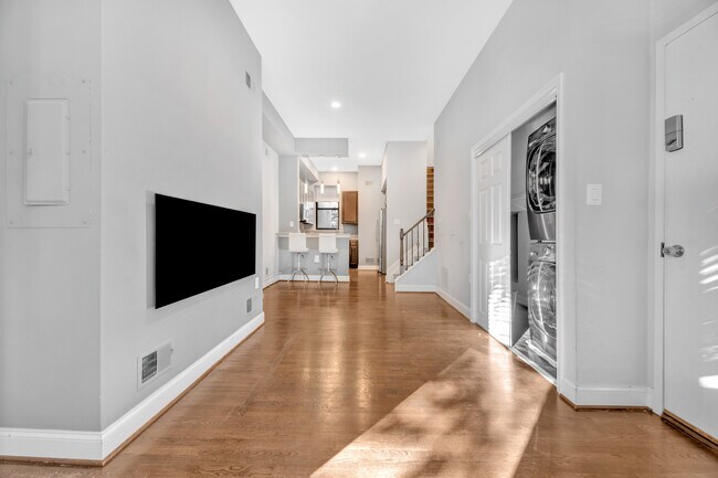 Building Photo - 1614 15th St NW