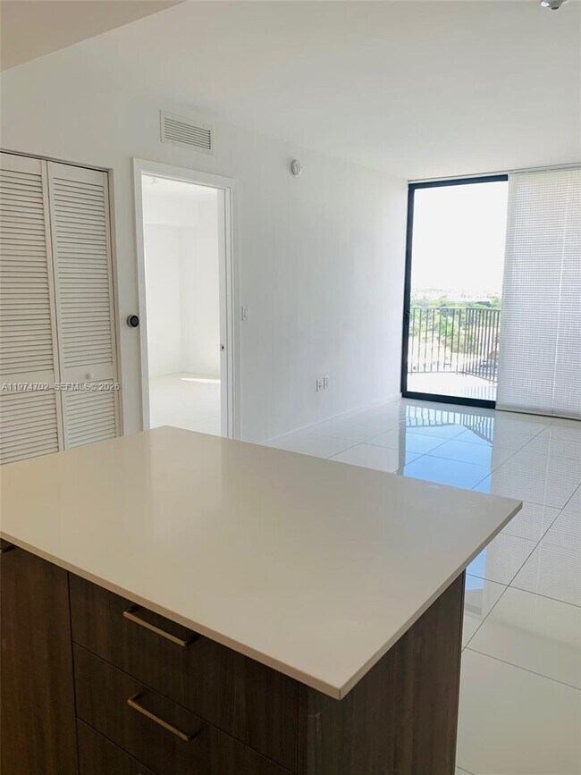 Foto del edificio - 5252 NW 85th Ave