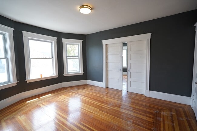 Foto del edificio - 133-135-135 Woodland St
