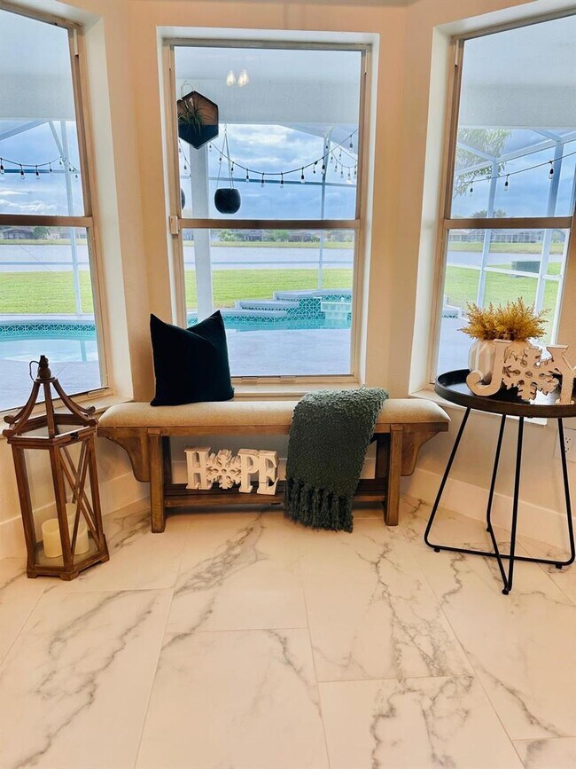 Foto del edificio - 2652 Hawthorne Ln