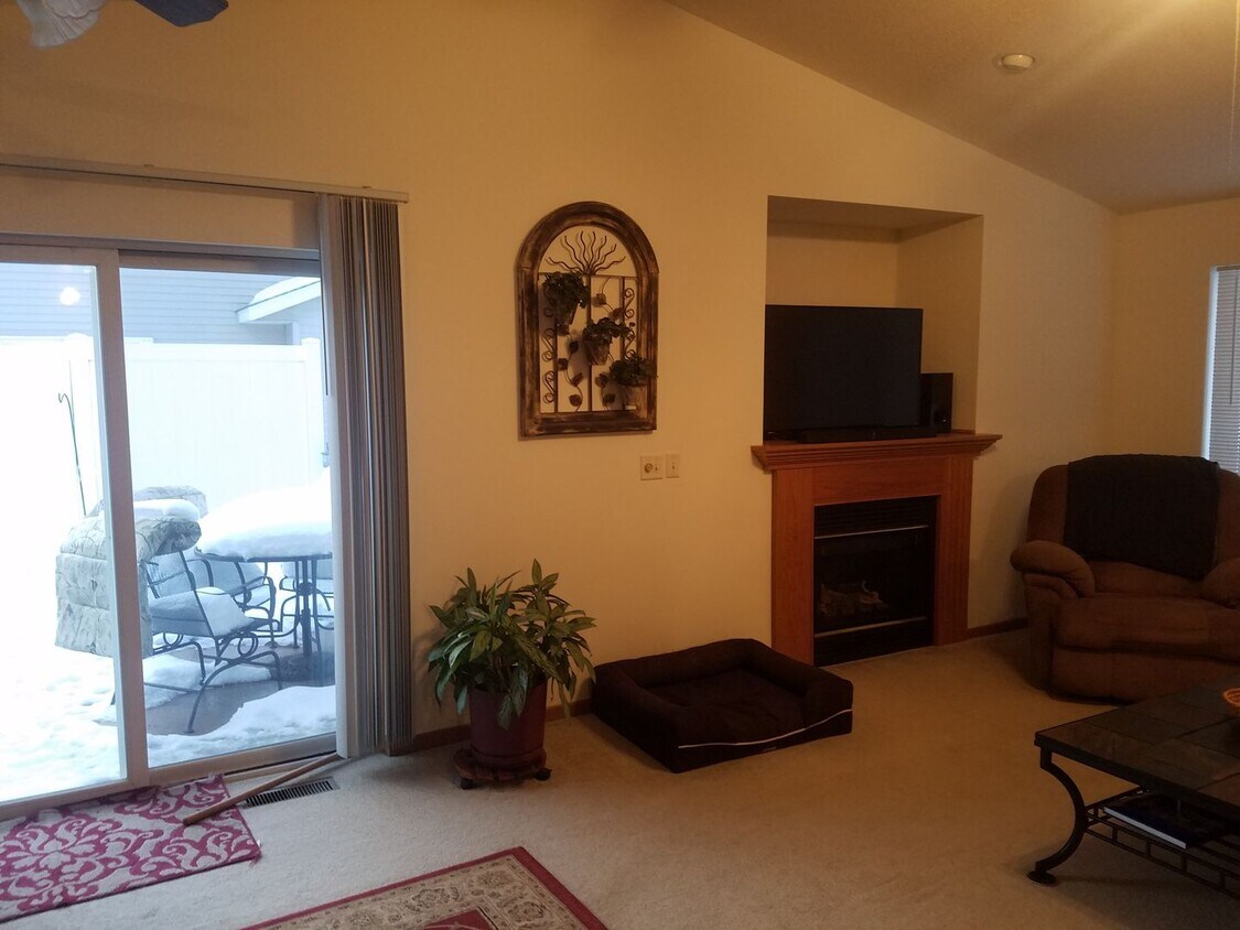 1320913211 43rd Ave Unit 13211, Chippewa Falls, WI 54729 Room for