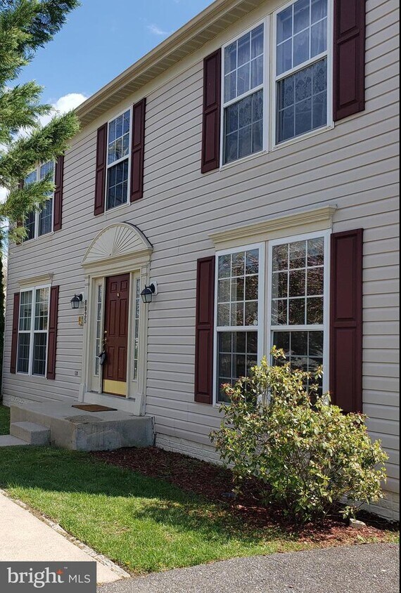 Foto principal - 8025 Little Fox Ct