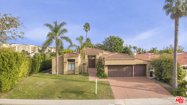 Building Photo - 3516 Malibu Country Dr