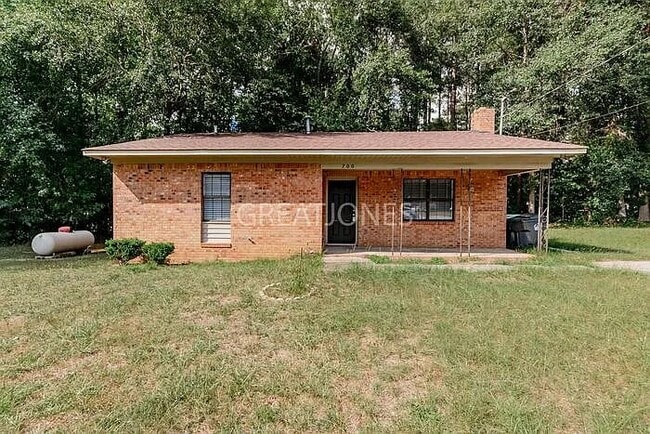 Building Photo - 700 Kester St