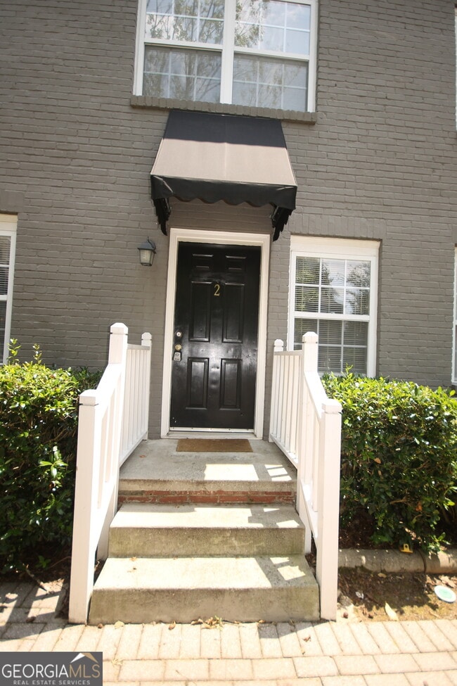 Building Photo - 285 Oxford Pl NE