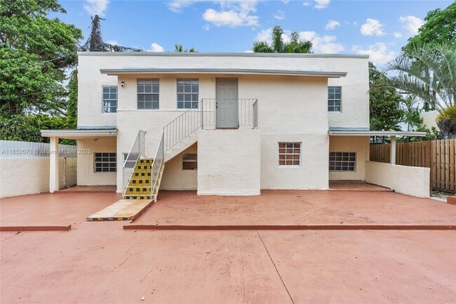 Foto del edificio - 2385 SW 17th St