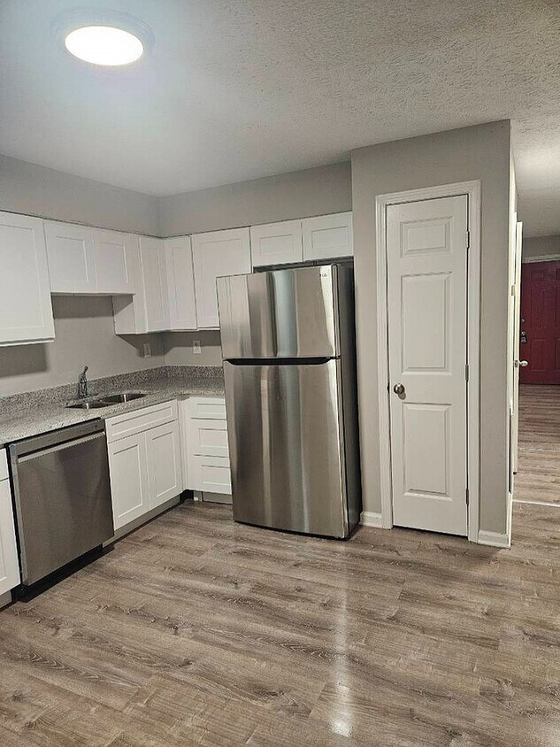 Foto del edificio - Carlton Ford Apartments