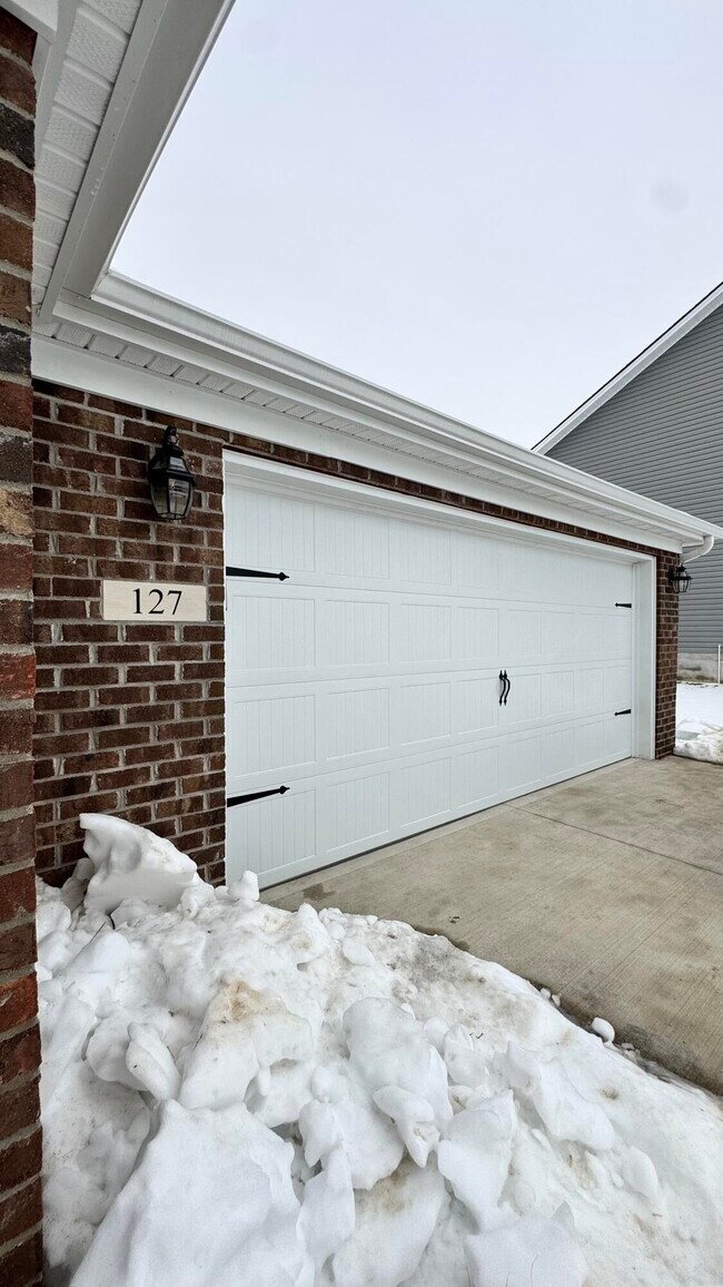 Foto del edificio - 127 Landry Ln