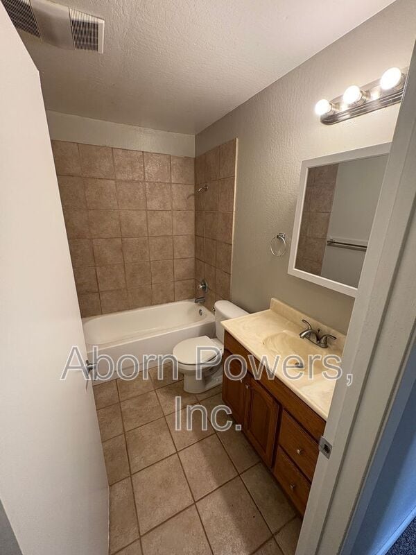 Building Photo - 2760 Coloma St