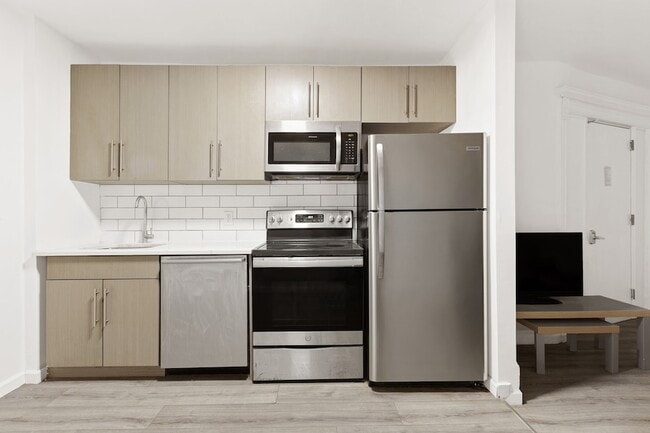 Photo - 207 W 136th St House