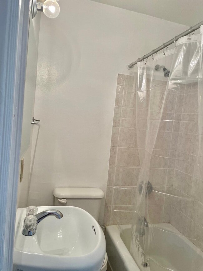 Foto del edificio - 248 Newbury St