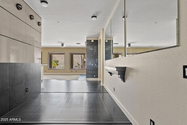 Building Photo - 8274 E Tailspin Ln