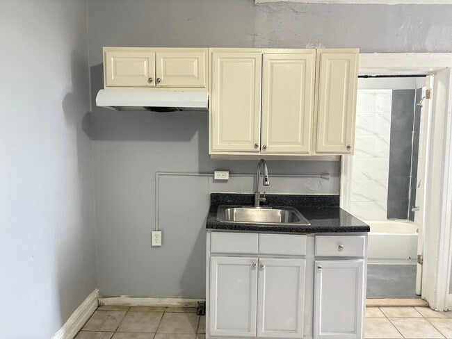 292 Wainwright B3 - 296 Wainwright St