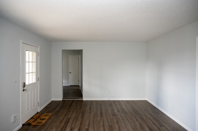 Foto del edificio - 3244 Marion Rd SE