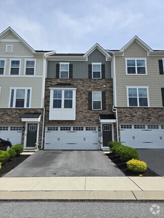 Building Photo - 1066 Rosecroft Ln