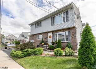 Building Photo - 128 Lee St