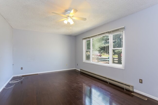Building Photo - 824 Kimball Rd