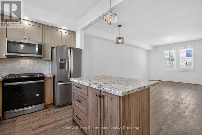 Building Photo - 10 Danielle Cres