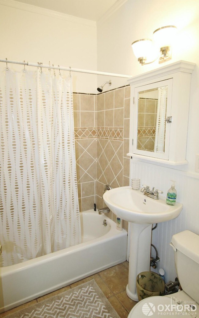 Foto del edificio - 104 E 17th St