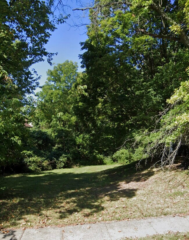 Foto del edificio - 8627 Mockingbird Ln