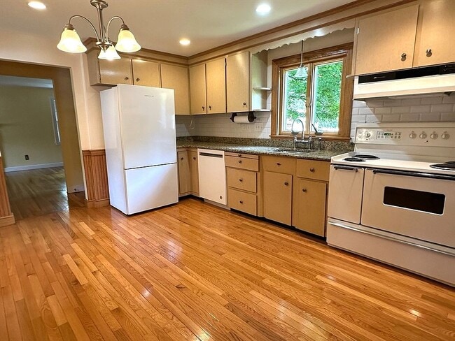 Foto del edificio - 115 Parker Rd