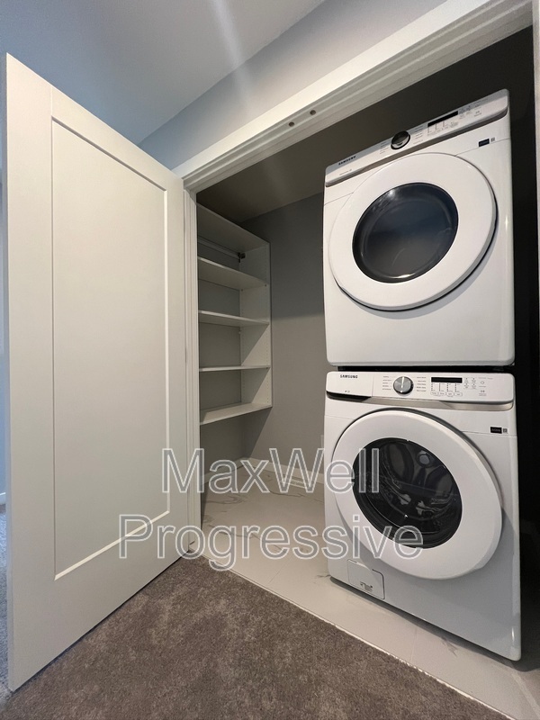 Photo du bâtiment - 1304 Rutherford Rd SW