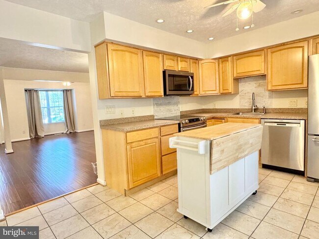 Foto del edificio - 105 Staunton Ct